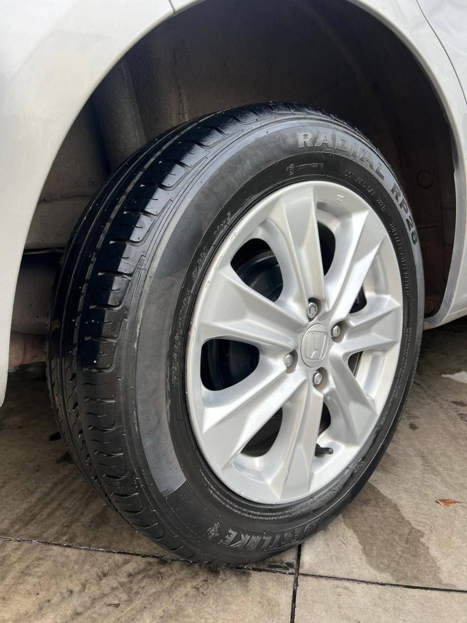 Foto numero 11 do veiculo Honda Fit LX 1.4/ 1.4 Flex 8V/16V 5p Mec.  - Prata - 2012/2013