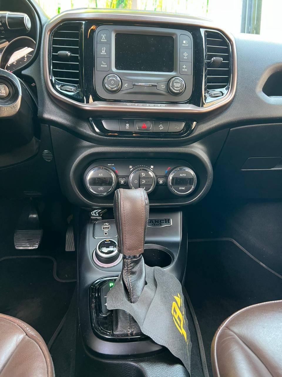 Foto numero 15 do veiculo Fiat Toro Ranch 2.0 16V 4x4 TB Diesel Aut.  - Branca - 2019/2019