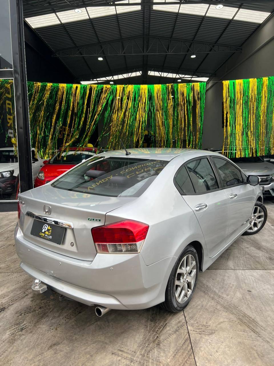Foto numero 6 do veiculo Honda City Sedan EX 1.5 Flex 16V 4p Mec.  - Prata - 2010/2010