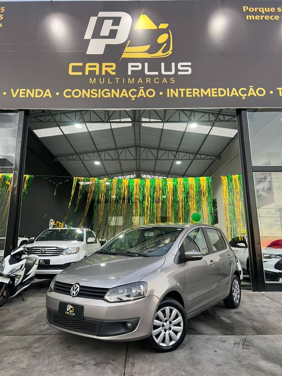 Foto numero 3 do veiculo Volkswagen Fox 1.6 Mi Total Flex 8V 5p  - Prata - 2013/2013