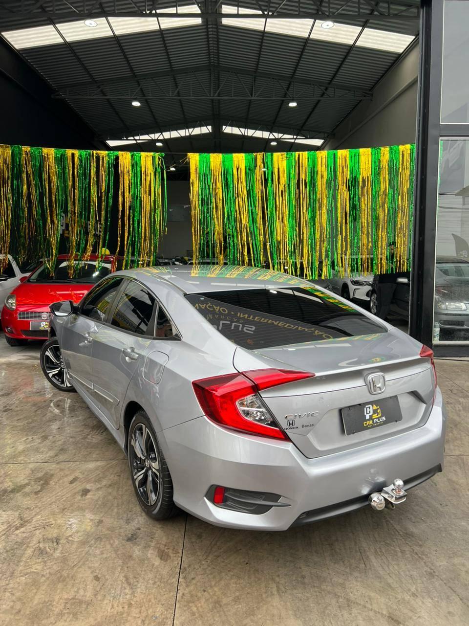 Foto numero 4 do veiculo Honda Civic Sedan EXL 2.0 Flex 16V Aut.4p  - Prata - 2017/2017
