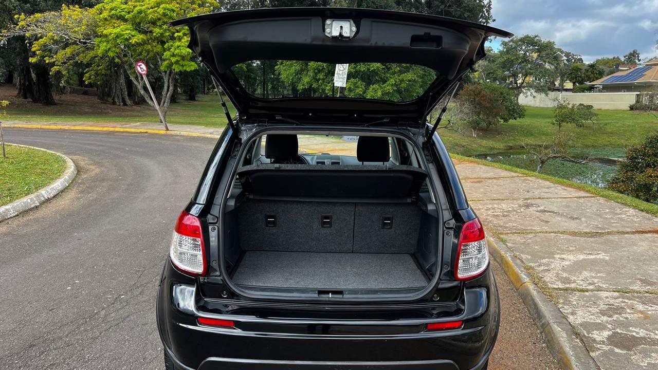 Foto numero 9 do veiculo Suzuki SX4 2.0 16V 145cv 4WD 5p Mec.  - Preta - 2012/2013