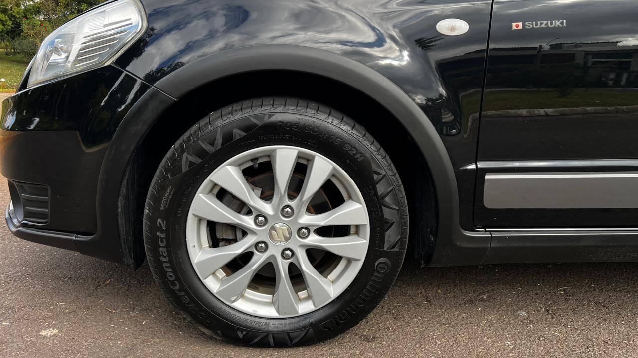 Foto numero 10 do veiculo Suzuki SX4 2.0 16V 145cv 4WD 5p Mec.  - Preta - 2012/2013