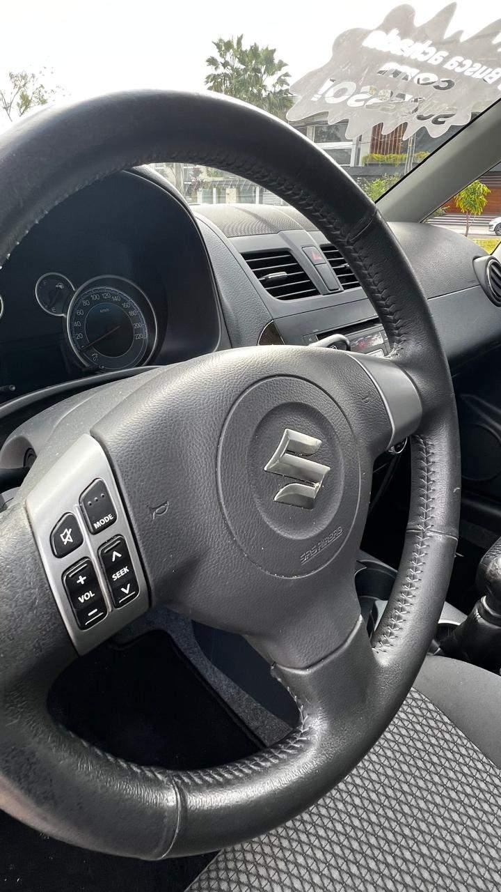 Foto numero 28 do veiculo Suzuki SX4 2.0 16V 145cv 4WD 5p Mec.  - Preta - 2012/2013
