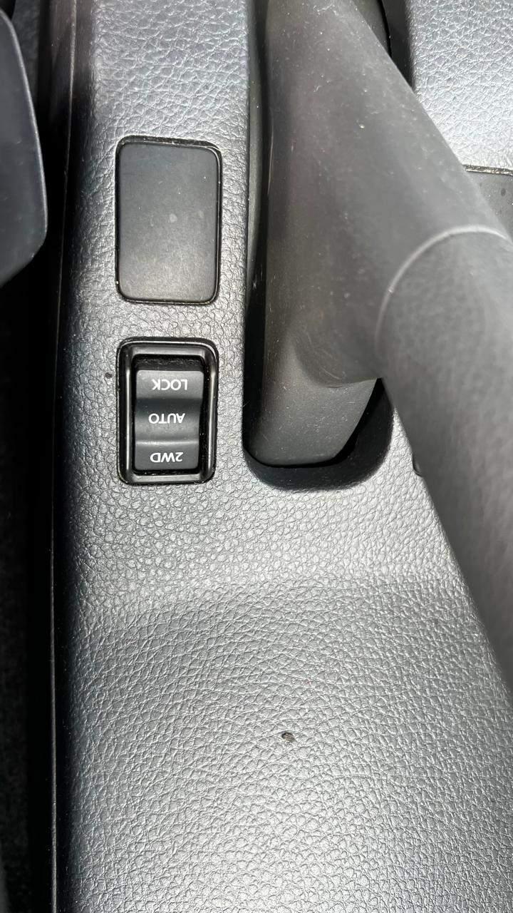 Foto numero 26 do veiculo Suzuki SX4 2.0 16V 145cv 4WD 5p Mec.  - Preta - 2012/2013
