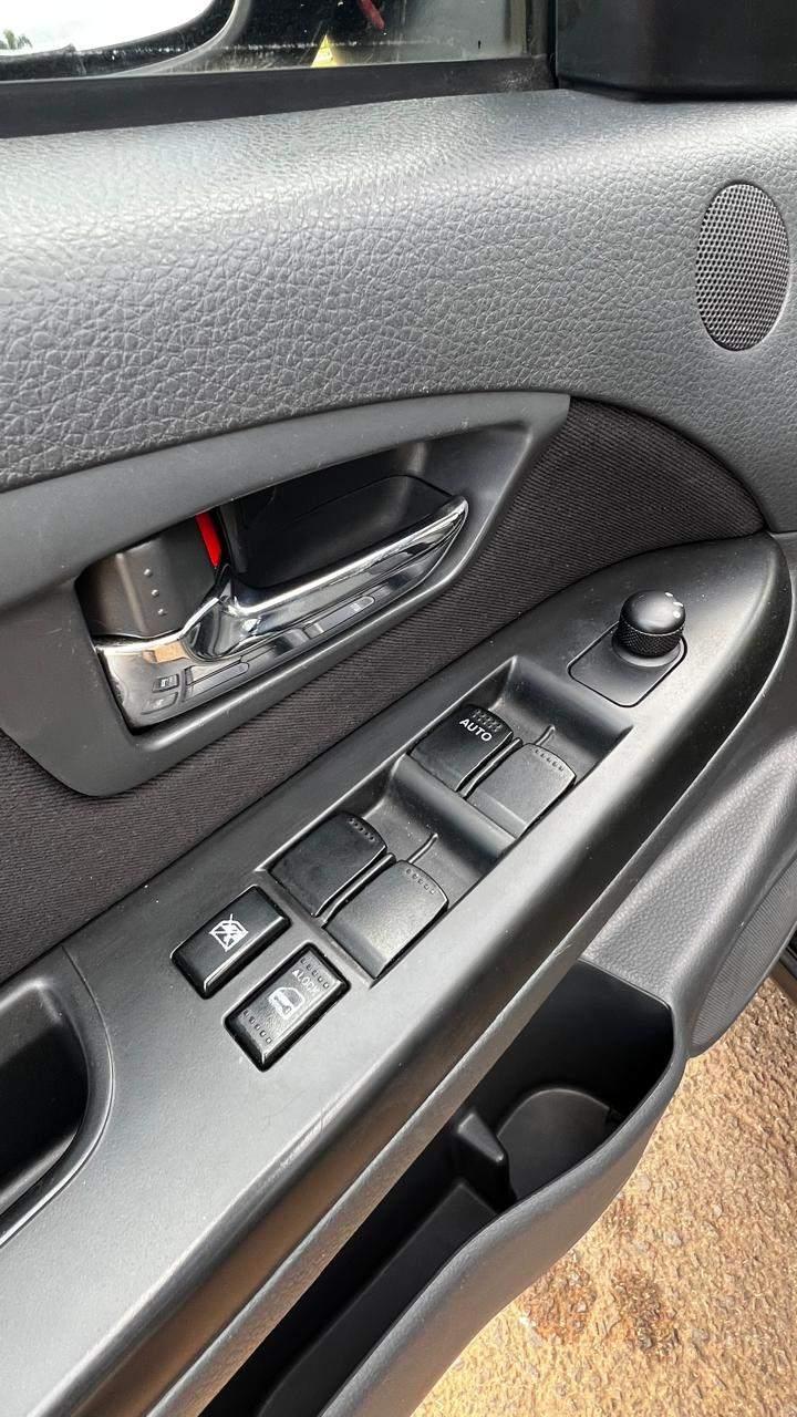 Foto numero 23 do veiculo Suzuki SX4 2.0 16V 145cv 4WD 5p Mec.  - Preta - 2012/2013