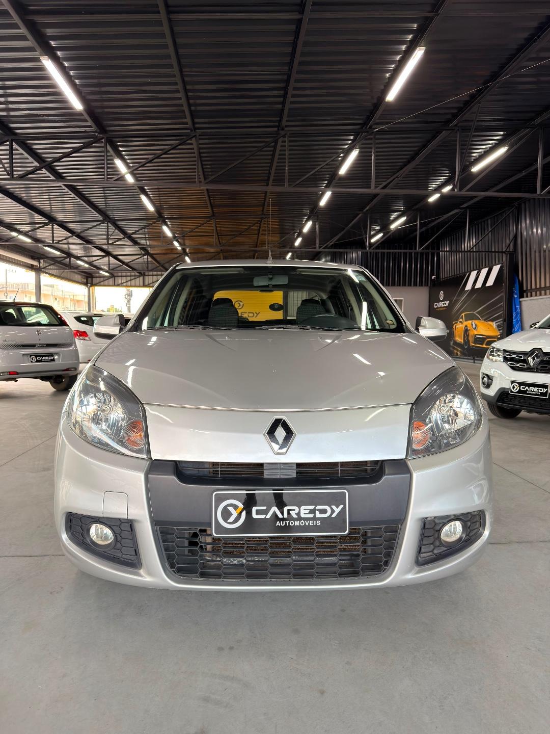 Foto numero 1 do veiculo Renault Sandero Expression Hi-Flex 1.6 8V 5p  - Prata - 2013/2014