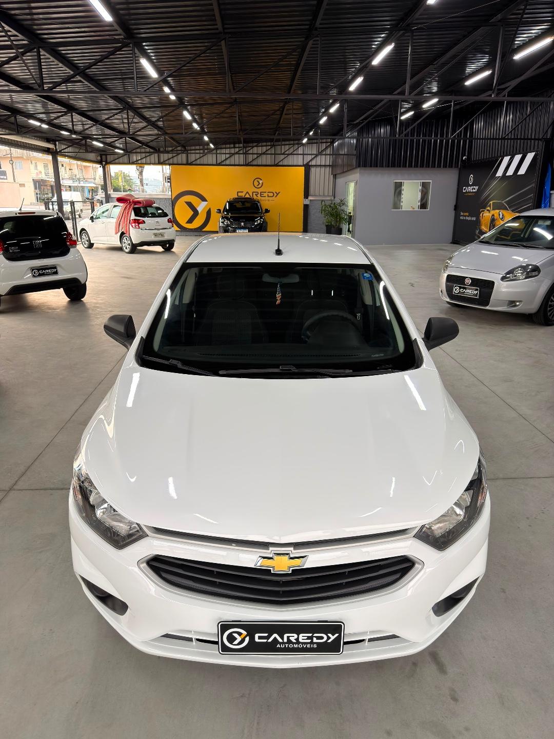 Foto numero 3 do veiculo Chevrolet Onix HATCH Joy 1.0 8V Flex 5p Mec.  - Branca - 2019/2020