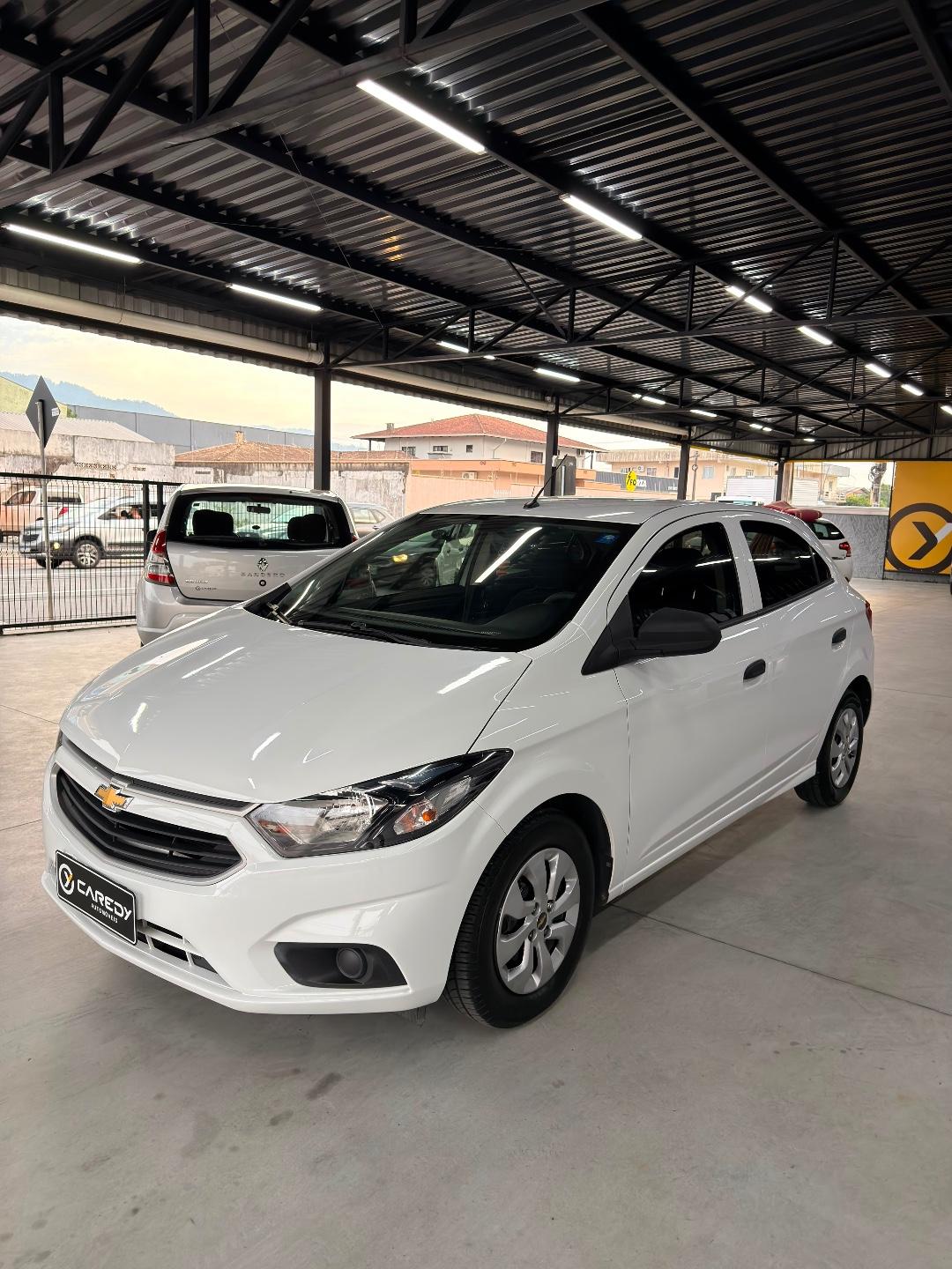 Foto numero 8 do veiculo Chevrolet Onix HATCH Joy 1.0 8V Flex 5p Mec.  - Branca - 2019/2020