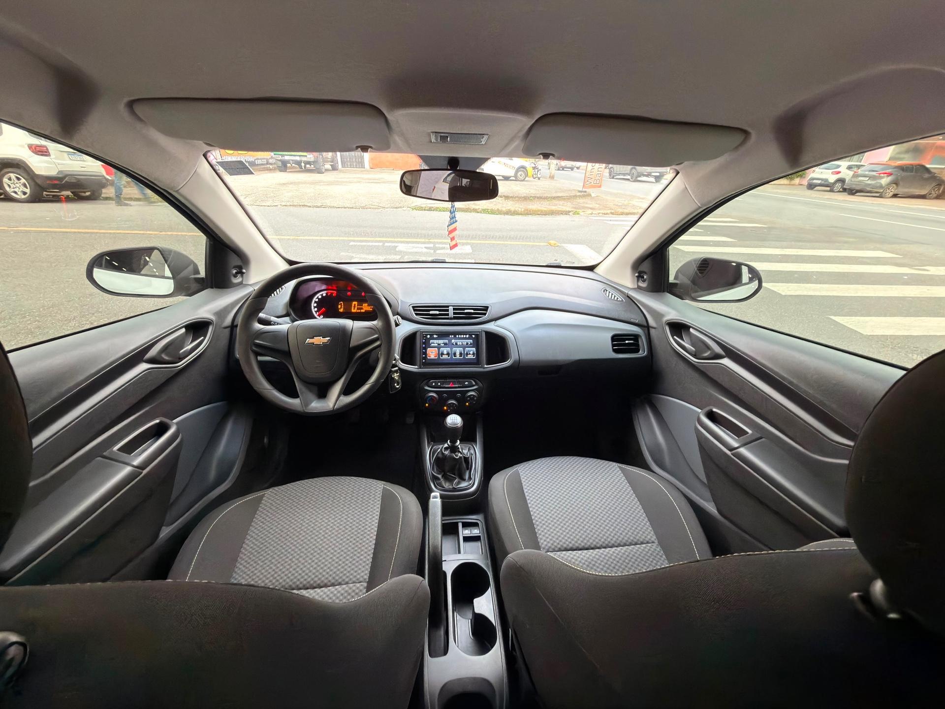 Foto numero 9 do veiculo Chevrolet Onix HATCH Joy 1.0 8V Flex 5p Mec.  - Branca - 2019/2020