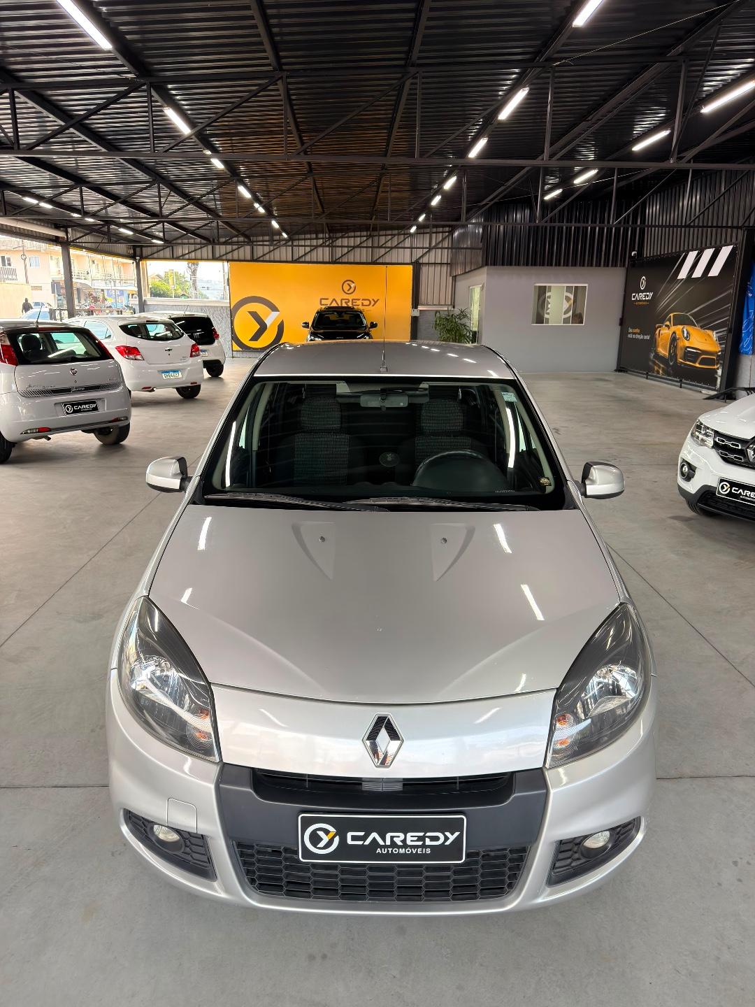 Foto numero 4 do veiculo Renault Sandero Expression Hi-Flex 1.6 8V 5p  - Prata - 2013/2014