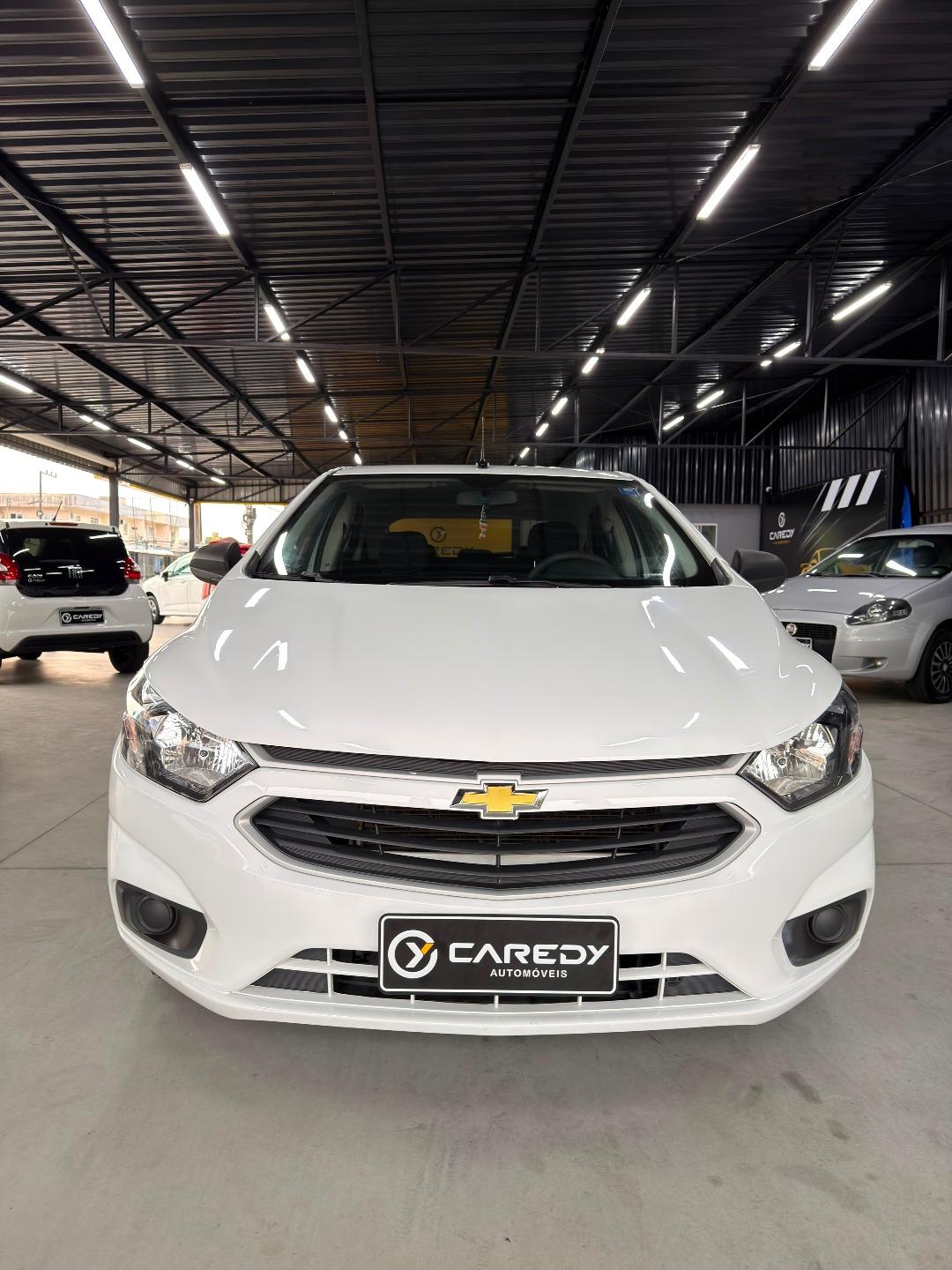 Foto numero 2 do veiculo Chevrolet Onix HATCH Joy 1.0 8V Flex 5p Mec.  - Branca - 2019/2020