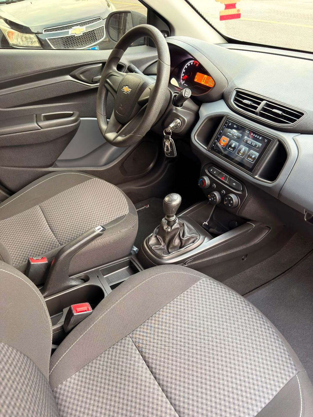 Foto numero 15 do veiculo Chevrolet Onix HATCH Joy 1.0 8V Flex 5p Mec.  - Branca - 2019/2020