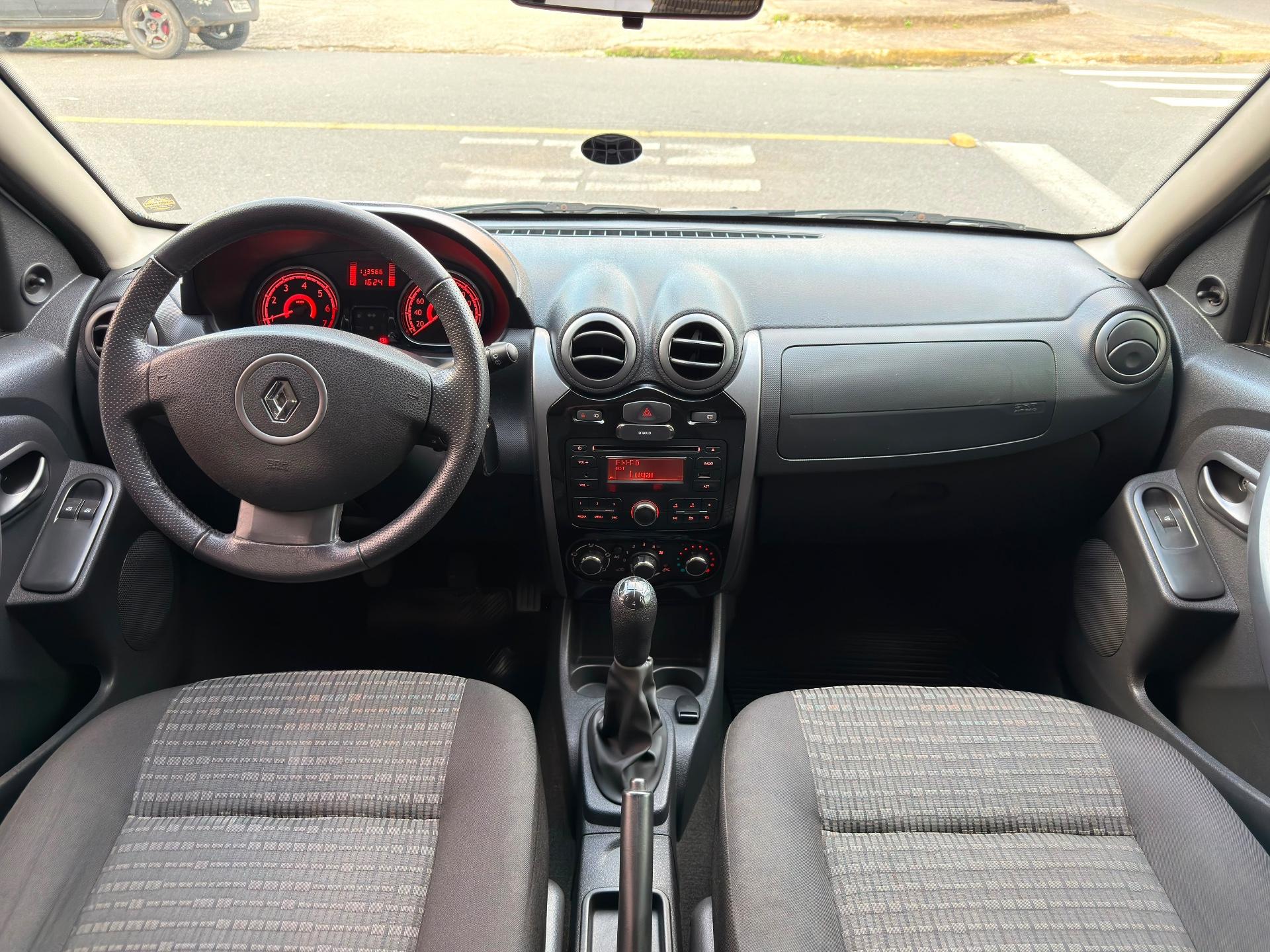 Foto numero 10 do veiculo Renault Sandero Expression Hi-Flex 1.6 8V 5p  - Prata - 2013/2014