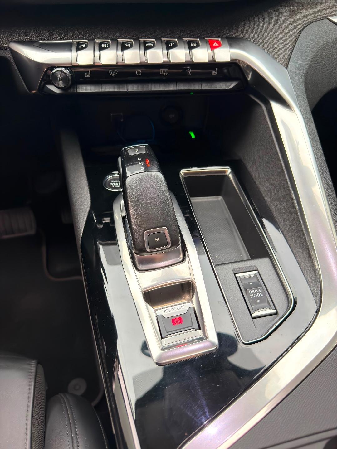 Foto numero 9 do veiculo Peugeot 3008 Griffe 1.6 Turbo 16V 5p Aut.  - Preta - 2022/2023