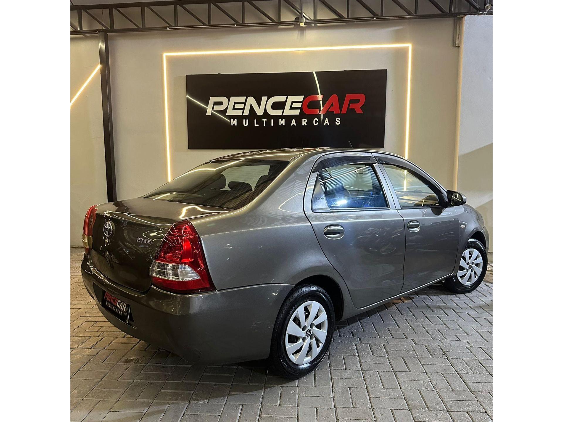 Foto numero 3 do veiculo Toyota Etios X Sedan 1.5 Flex 16V 4p Mec.  - Cinza - 2018/2019