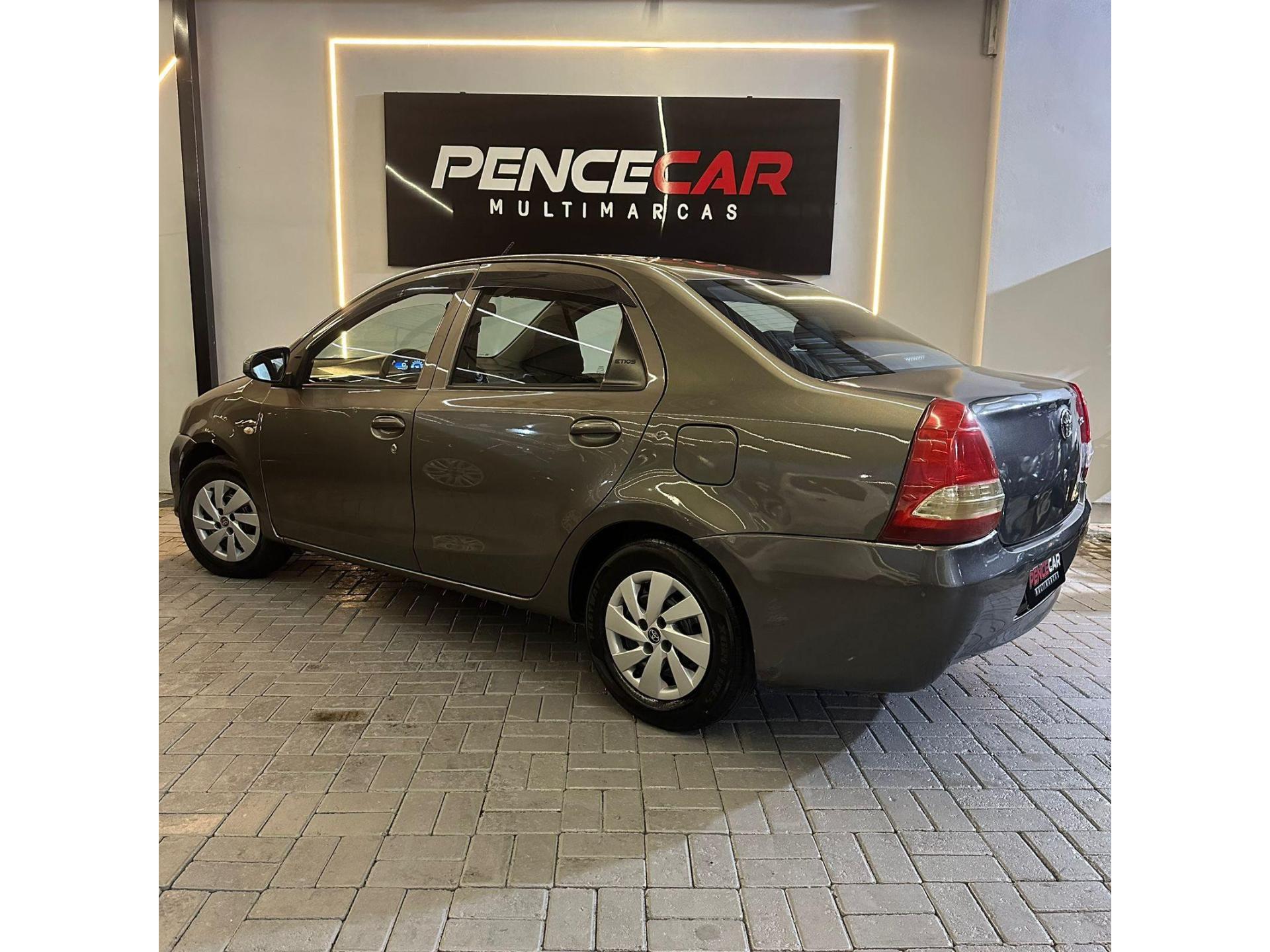 Foto numero 2 do veiculo Toyota Etios X Sedan 1.5 Flex 16V 4p Mec.  - Cinza - 2018/2019