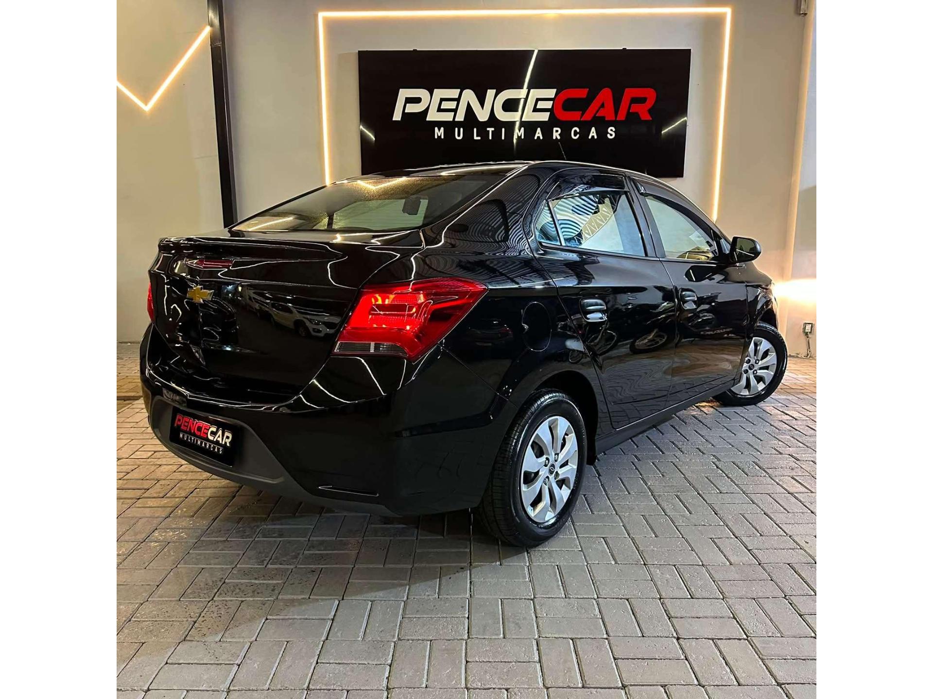 Foto numero 3 do veiculo Chevrolet Onix JOY Plus 1.0 8V 4p Flex Mec.  - Preta - 2019/2020