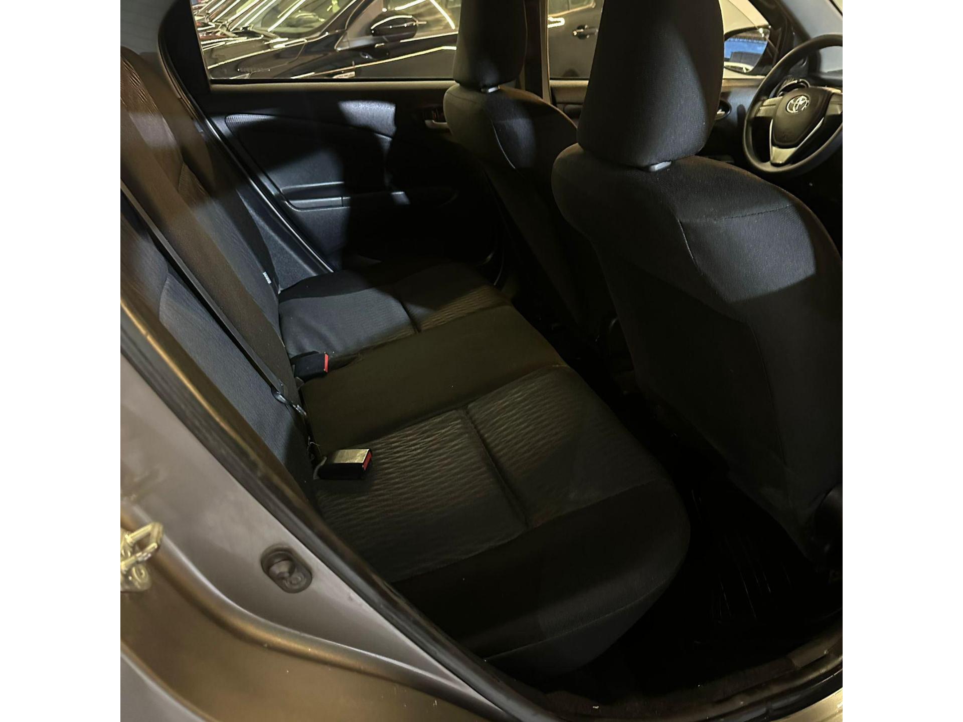 Foto numero 6 do veiculo Toyota Etios X Sedan 1.5 Flex 16V 4p Mec.  - Cinza - 2018/2019