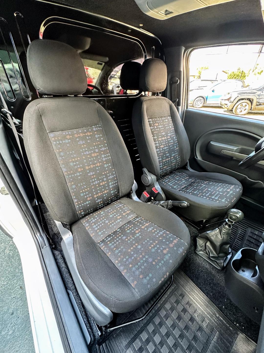 Foto numero 10 do veiculo Fiat Fiorino Furgão EVO 1.4 Flex 8V 2p  - Branca - 2016/2017