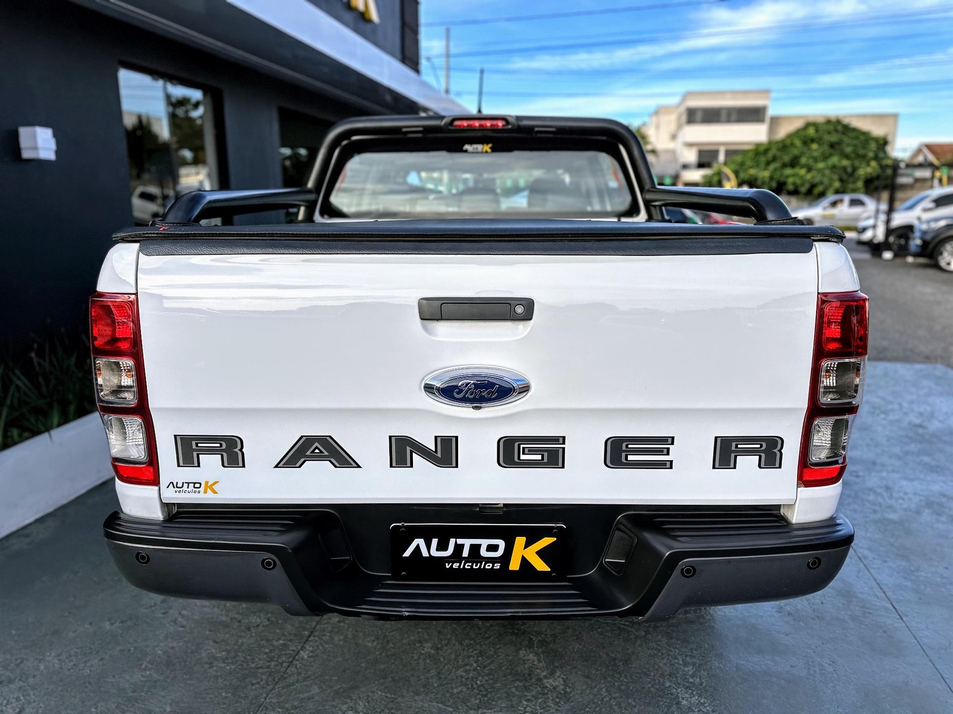 Foto numero 7 do veiculo Ford Ranger /  XLS4STMA32 - Branca - 2022/2023