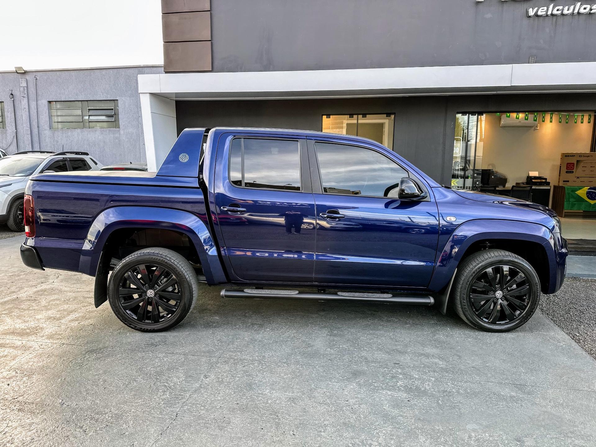 Foto numero 4 do veiculo Volkswagen Amarok Extreme CD 3.0 4x4 TB Dies. Aut.  - Azul - 2023/2024
