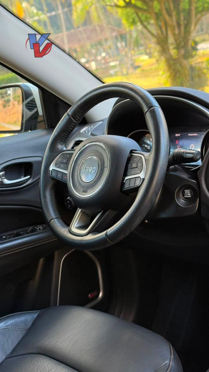 Foto numero 8 do veiculo Jeep Compass LONGITUDE 2.0 4x2 Flex 16V Aut.  - Branca - 2019/2019