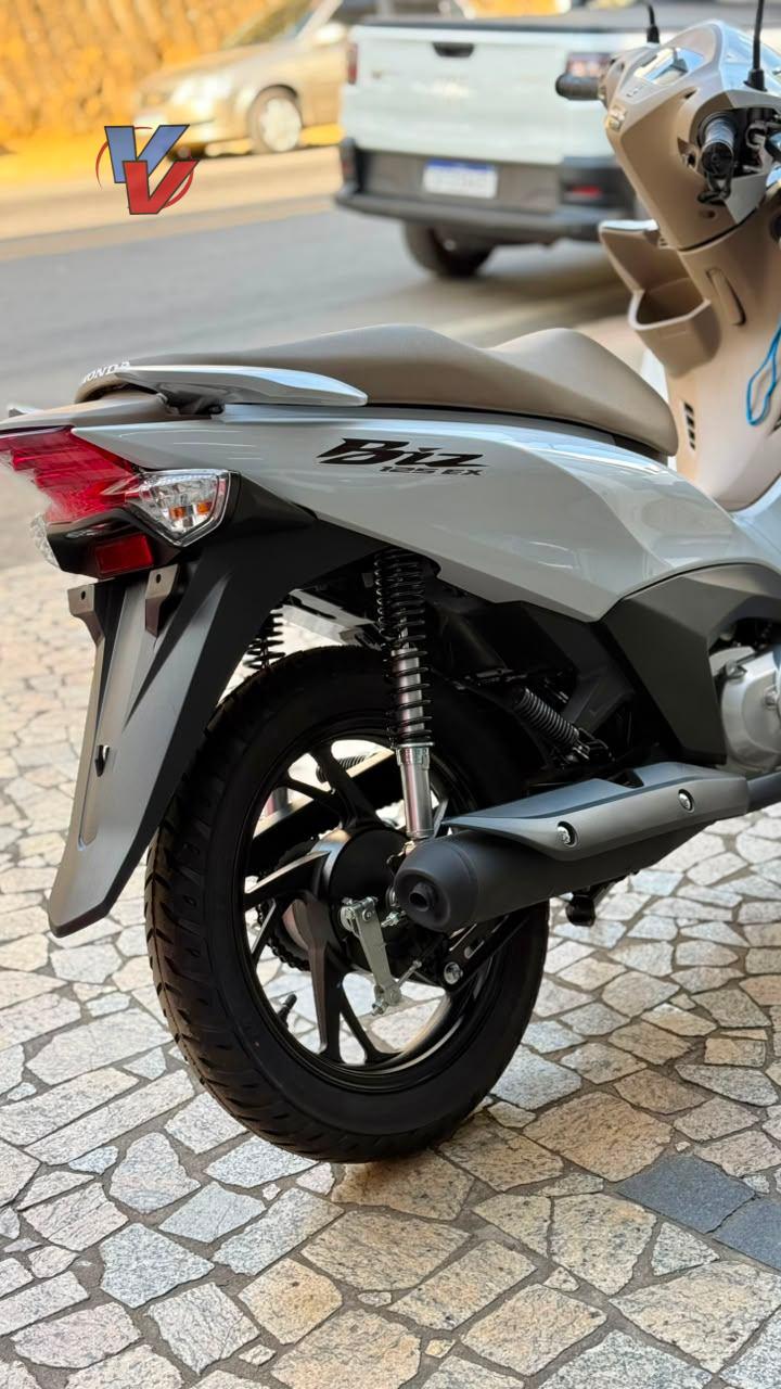 Foto numero 6 do veiculo Honda Biz 125 125 EX/ 125 EX FLEX - Branca - 2026/2026