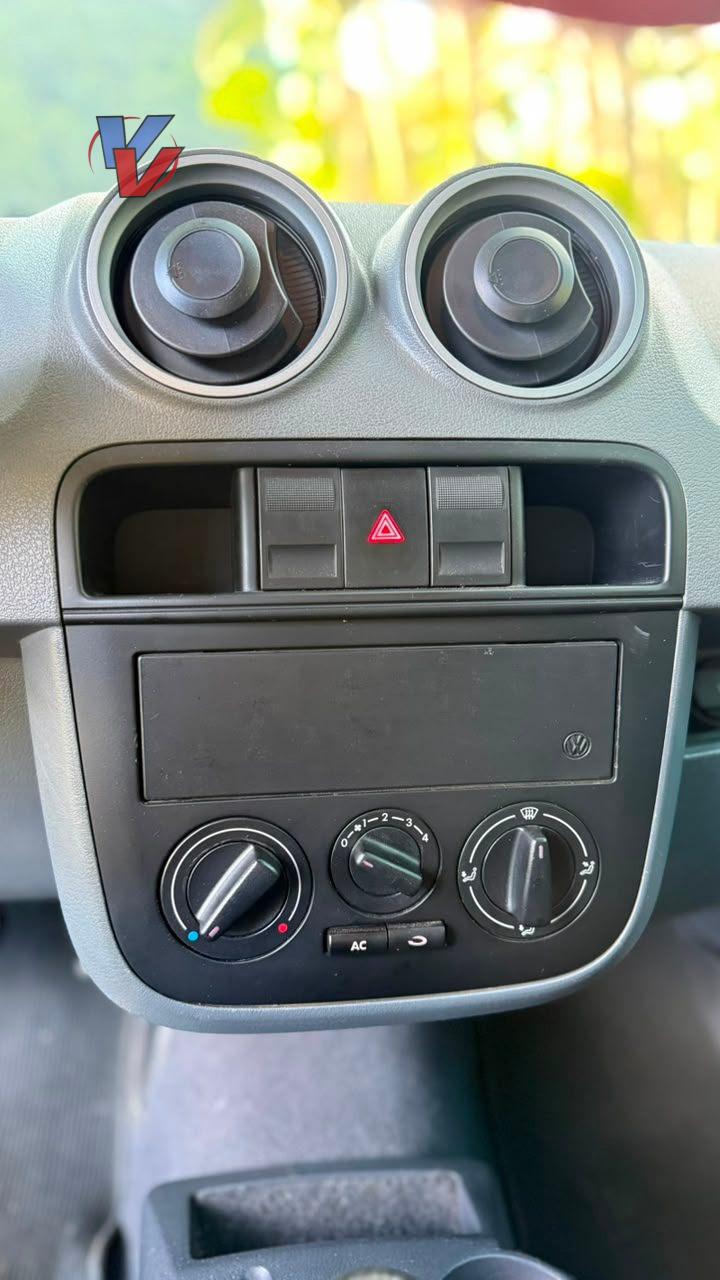 Foto numero 17 do veiculo Volkswagen Gol ECOMOTION 1.0 Mi Total Flex 8V 2p - Vermelha - 2013/2014