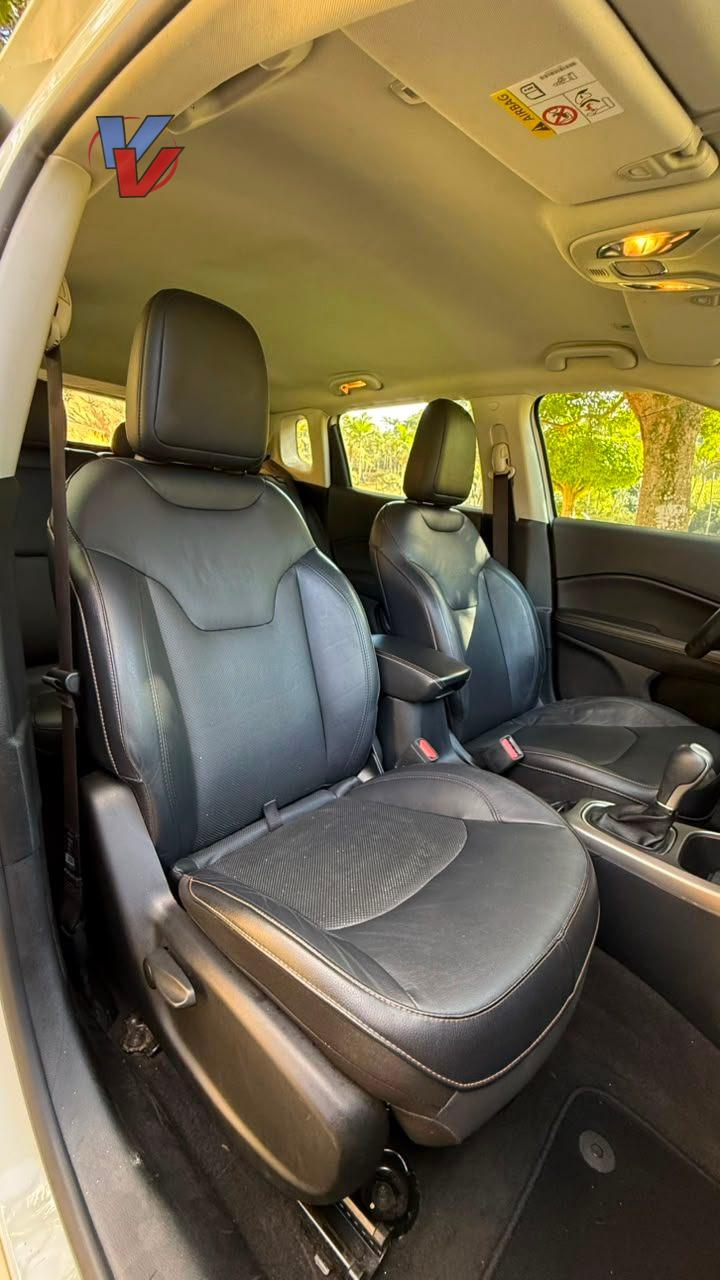 Foto numero 11 do veiculo Jeep Compass LONGITUDE 2.0 4x2 Flex 16V Aut.  - Branca - 2019/2019