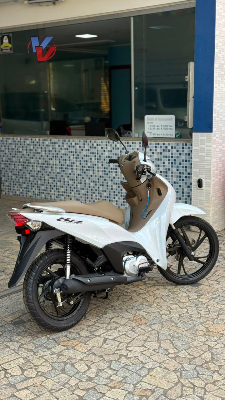 Foto numero 4 do veiculo Honda Biz 125 125 EX/ 125 EX FLEX - Branca - 2026/2026