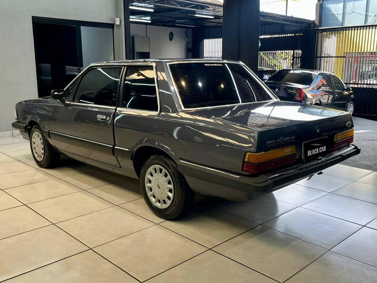 Foto numero 3 do veiculo Ford Del Rey GLX 1.6/1.8 / GL 1.6/1.8 2p e 4p  - Cinza - 1990/1990
