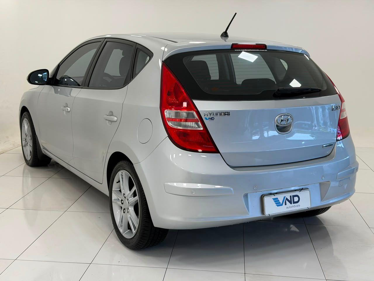 Foto numero 3 do veiculo Hyundai I30 2.0 - Aut. - Prata - 2009/2010