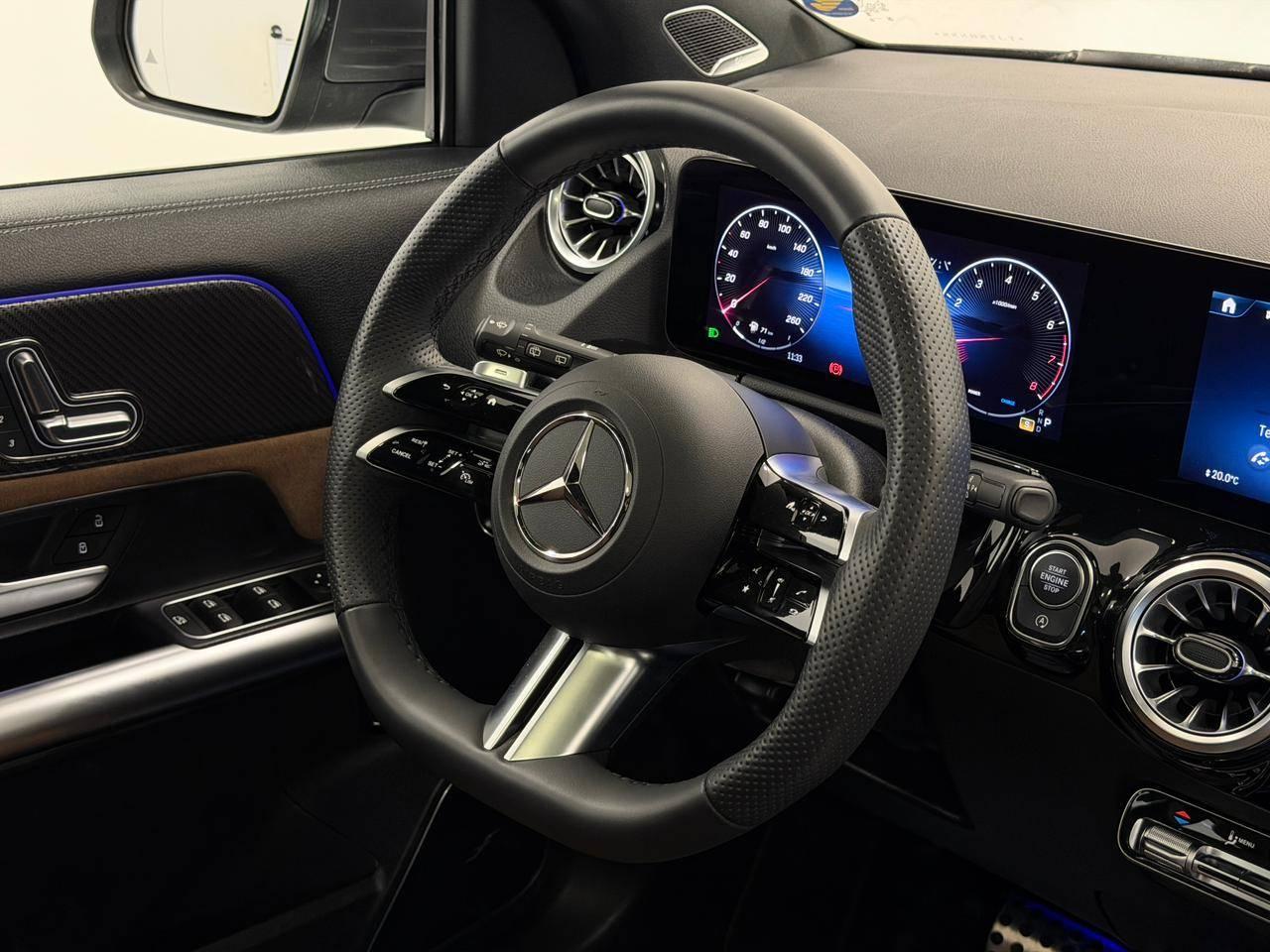 Foto numero 24 do veiculo Mercedes-Benz Gla 200 AMG Line 1.3 Turbo - Aut.(Híb.) - Cinza - 2025/2026