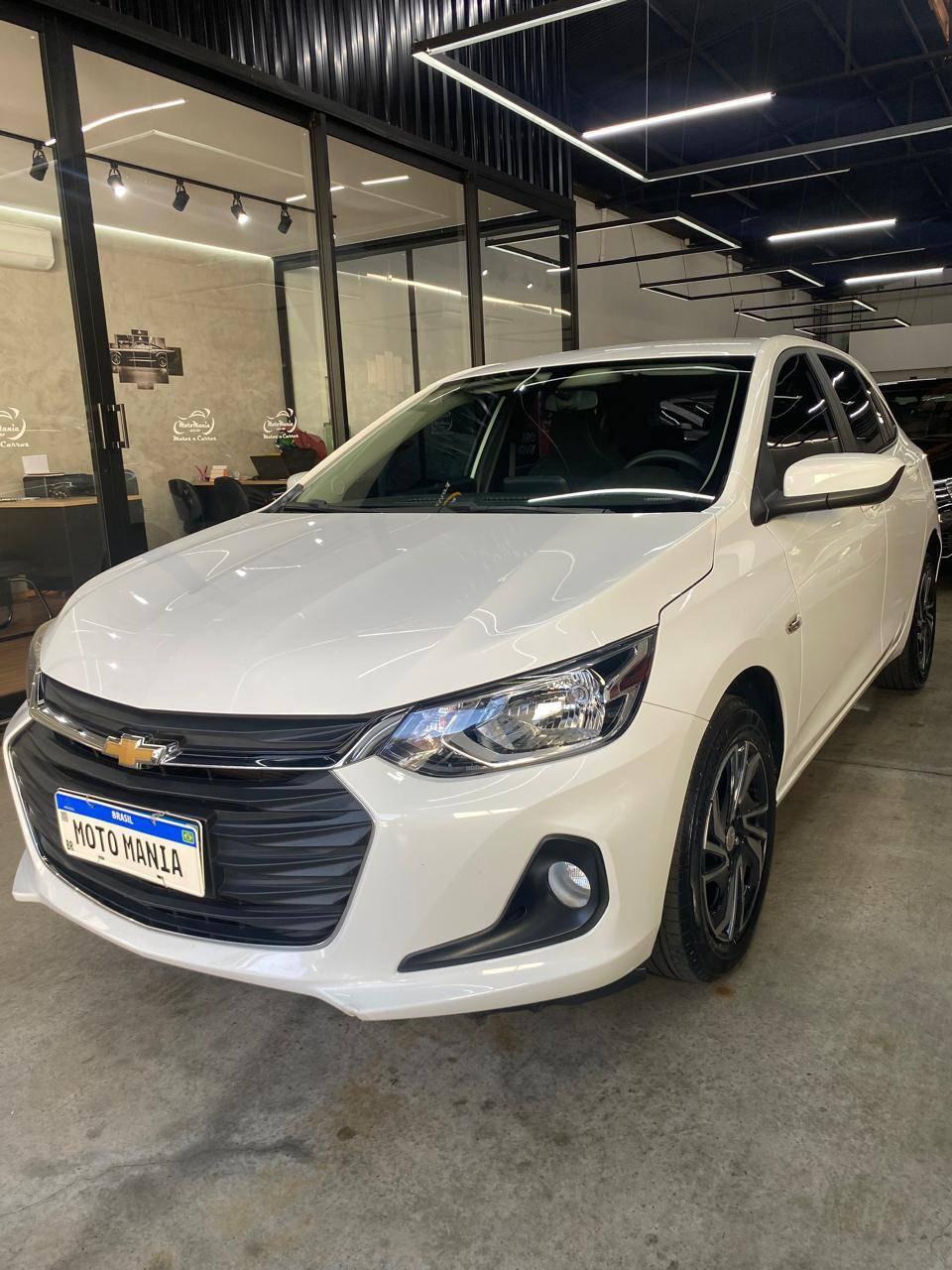 Foto numero 5 do veiculo Chevrolet Onix HEV/ 10MT LT2 - Branca - 2023/2024