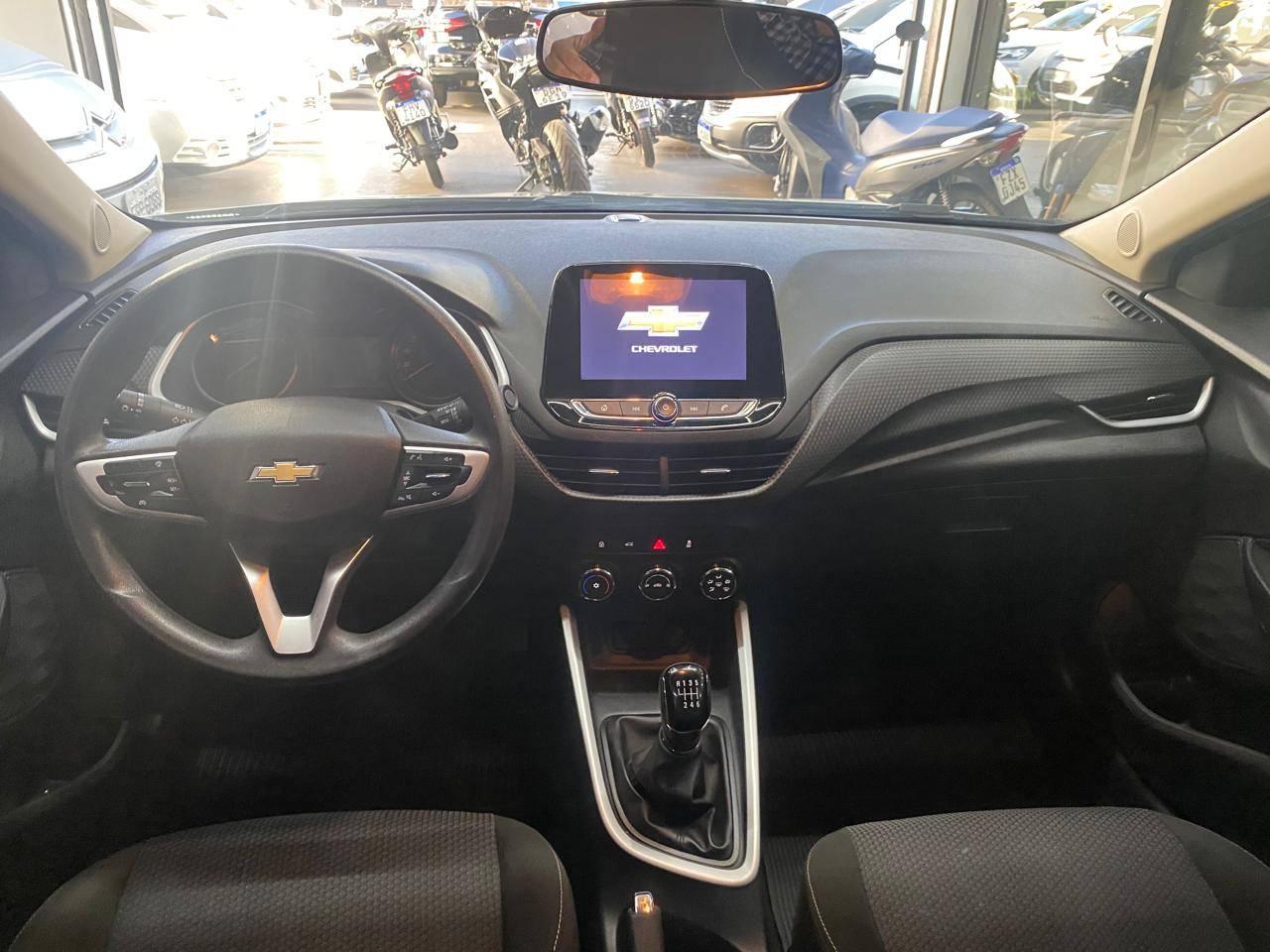 Foto numero 13 do veiculo Chevrolet Onix HEV/ 10MT LT2 - Branca - 2023/2024
