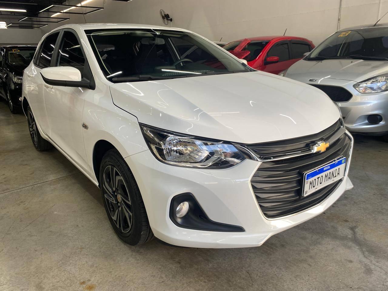 Foto numero 3 do veiculo Chevrolet Onix HEV/ 10MT LT2 - Branca - 2023/2024