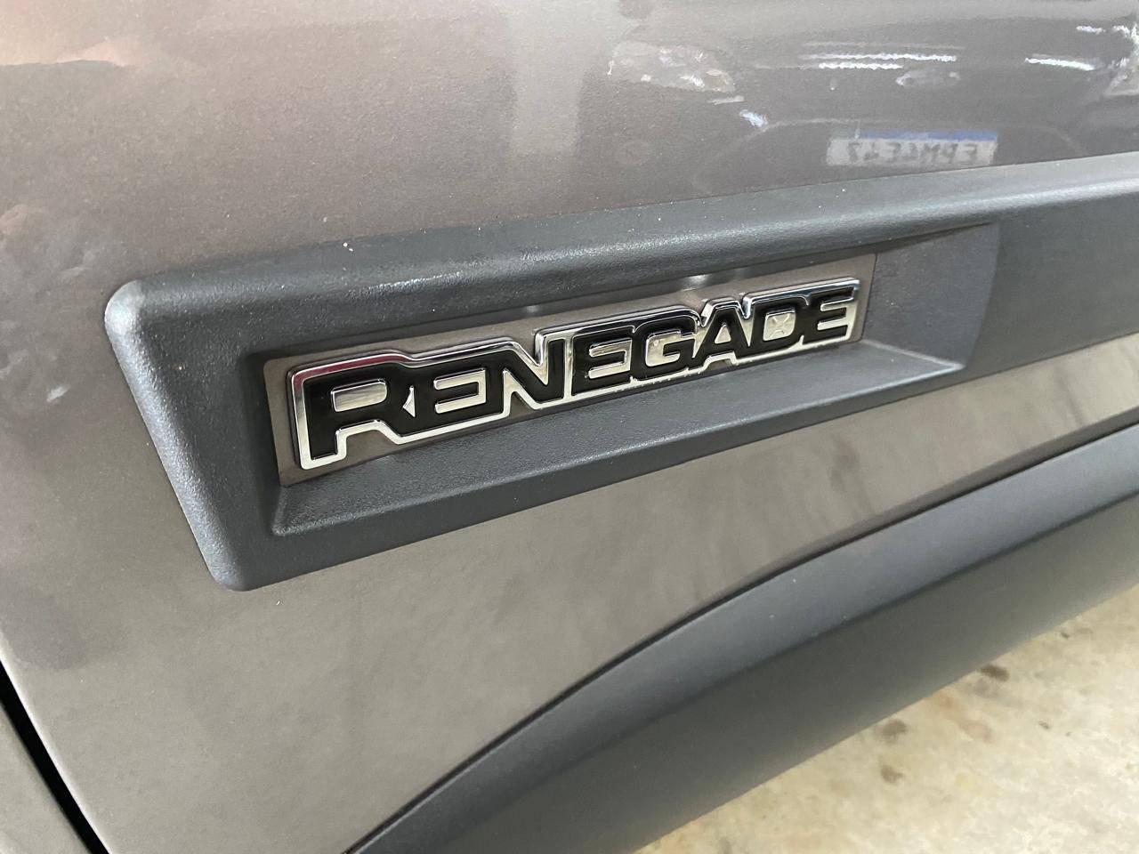 Foto numero 13 do veiculo Jeep Renegade 4x2 Flex 16V Aut.  - Cinza - 2020/2021