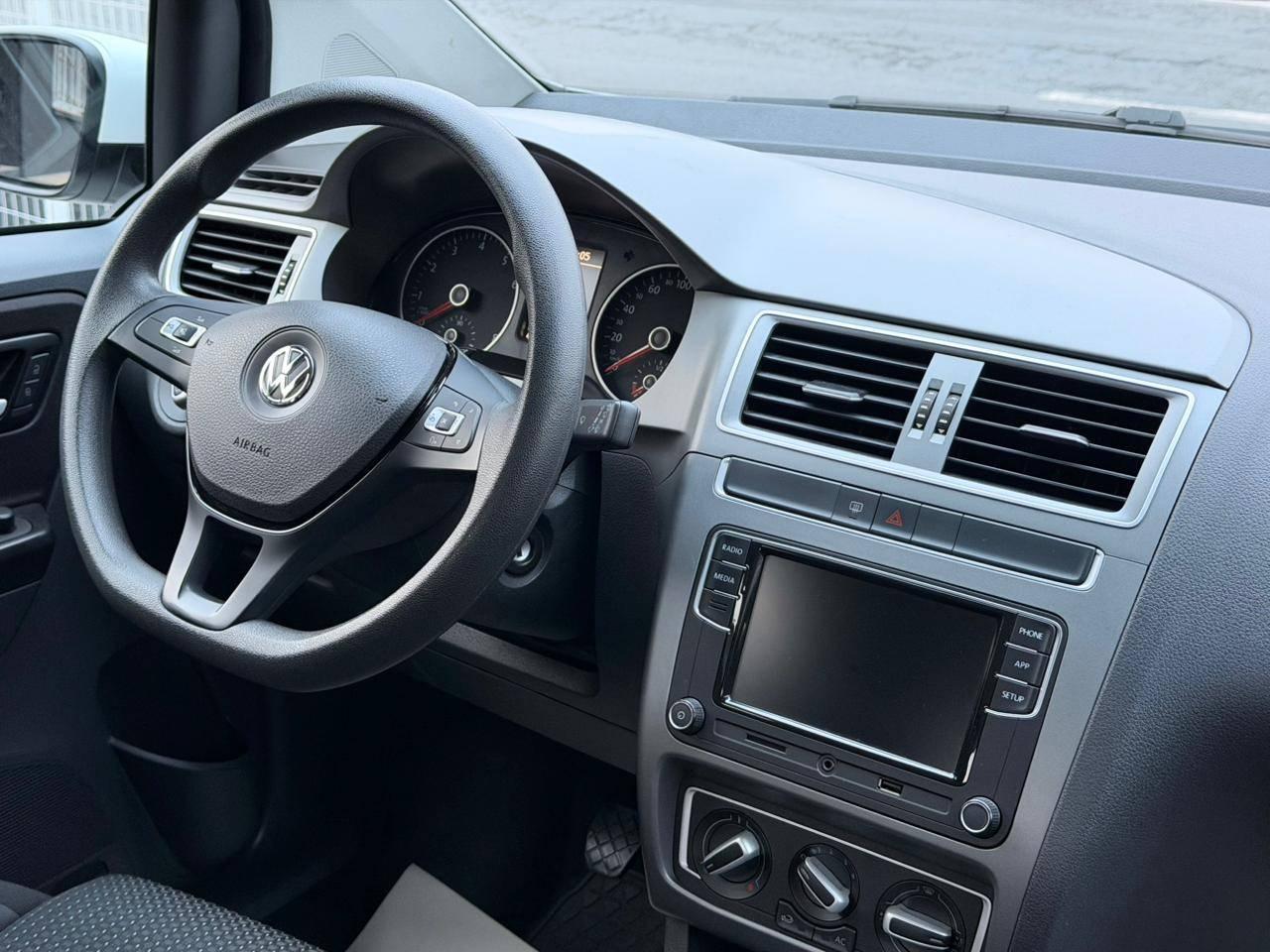 Foto numero 7 do veiculo Volkswagen Fox Connect 1.6 Flex 8V 5p  - Branca - 2018/2019