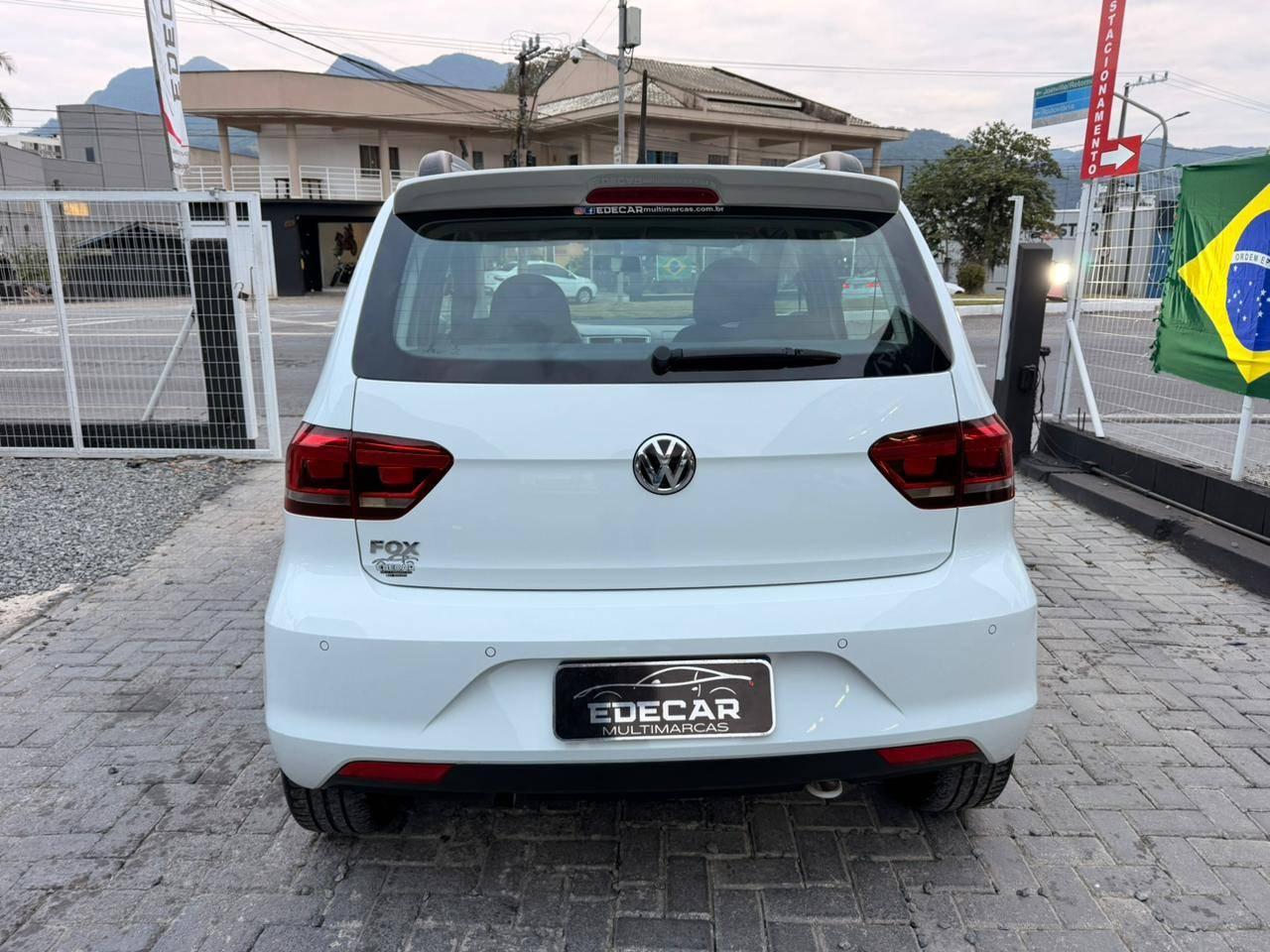 Foto numero 4 do veiculo Volkswagen Fox Connect 1.6 Flex 8V 5p  - Branca - 2018/2019
