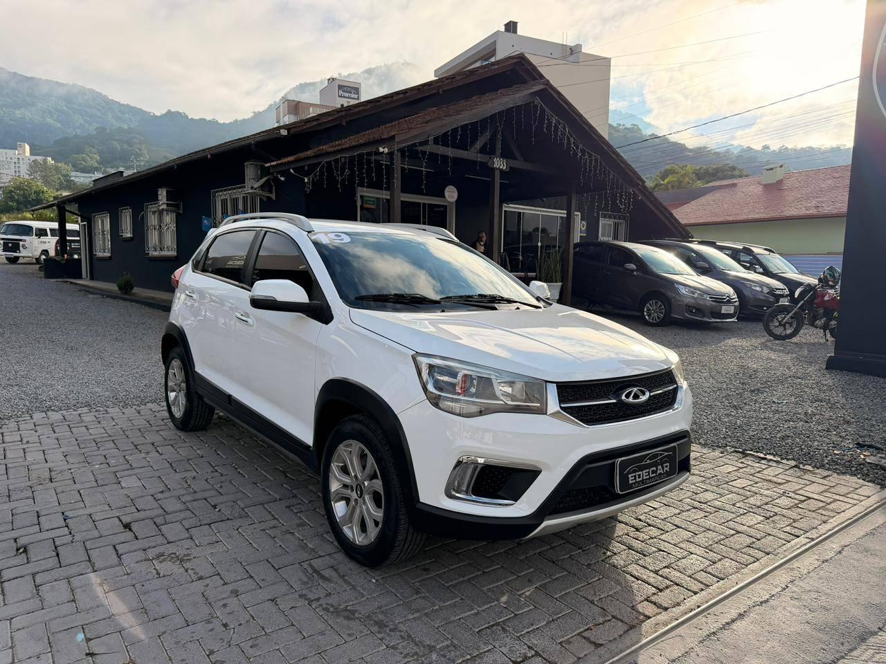 Foto numero 2 do veiculo CAOA Chery Tiggo 2 Look 1.5 16V Flex Mec. 5p  - Branca - 2018/2019