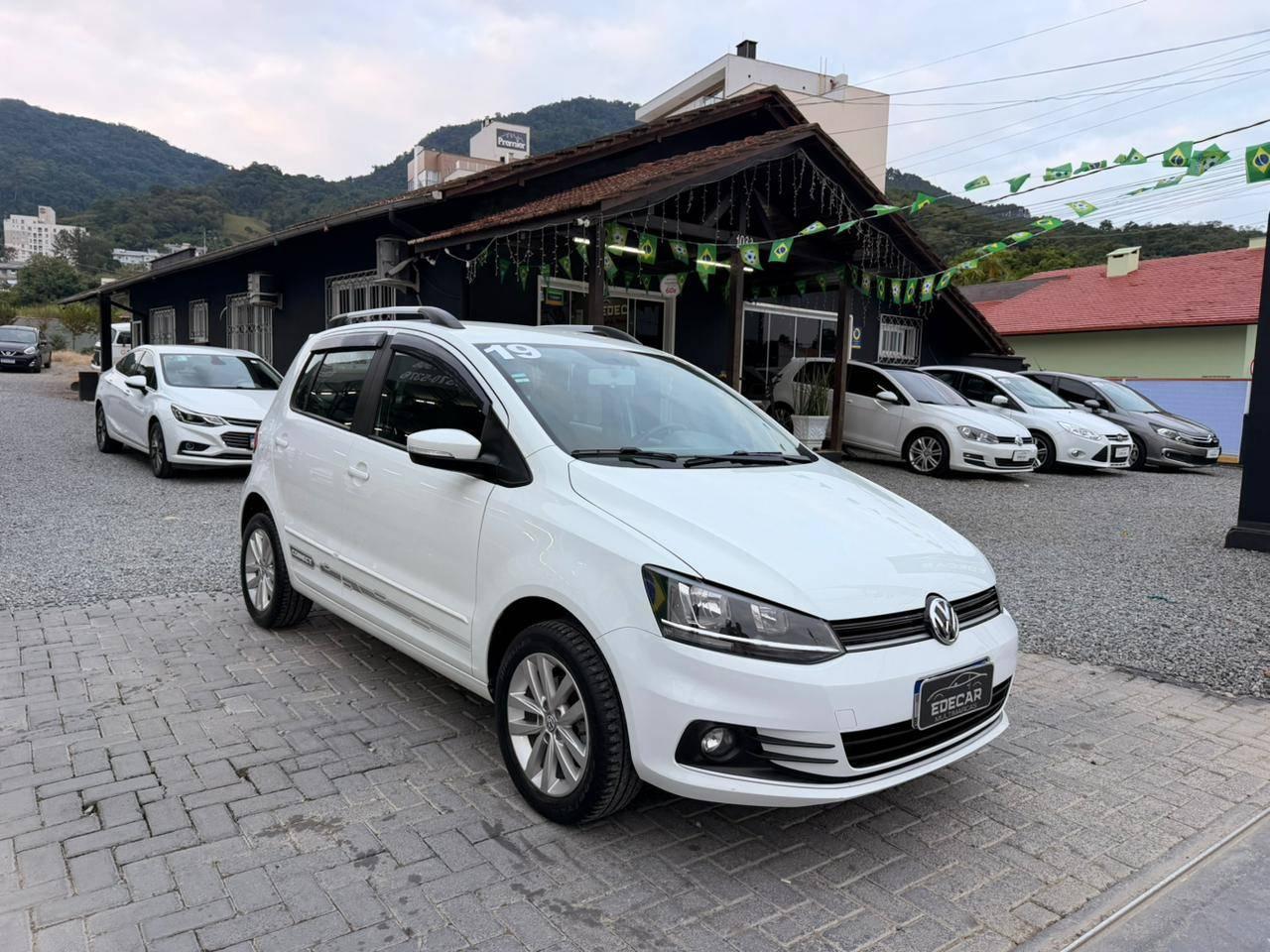 Foto numero 2 do veiculo Volkswagen Fox Connect 1.6 Flex 8V 5p  - Branca - 2018/2019