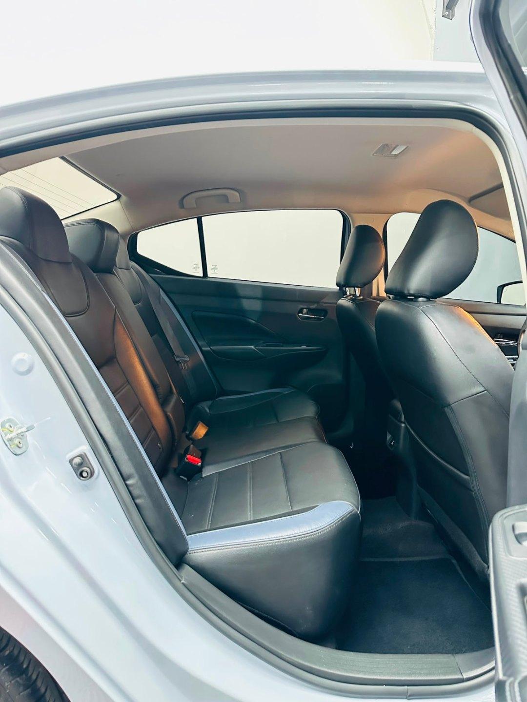 Foto numero 9 do veiculo Nissan Versa Exclusive 1.6 16V Flex Aut.  - Cinza - 2023/2024