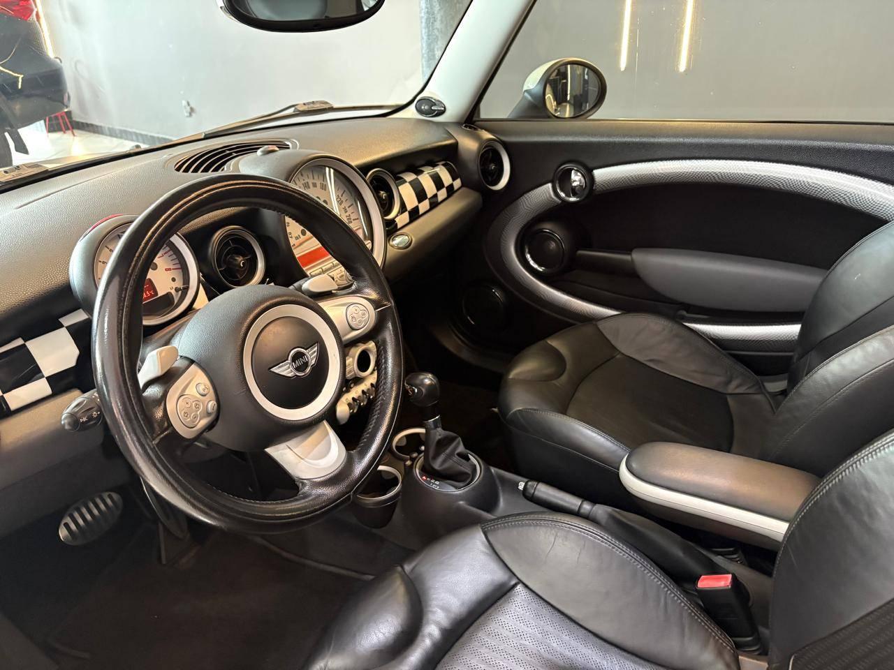 Foto numero 6 do veiculo Mini Cooper S 1.6 Aut.  - Branca - 2009/2010