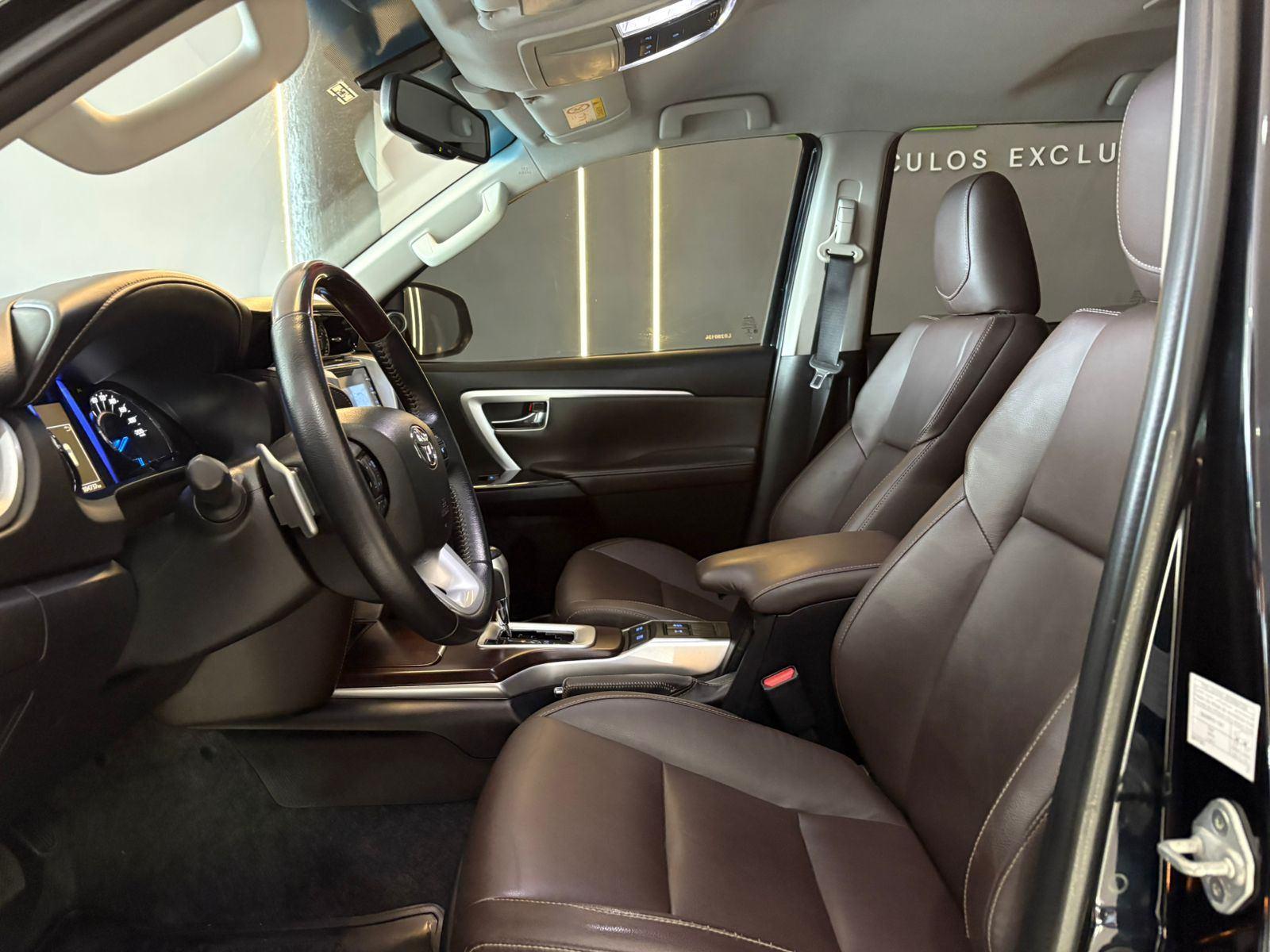 Foto numero 7 do veiculo Toyota Hilux SW4 SRX 4x4 2.8 TDI 16V Dies. Aut.  - Preta - 2020/2020