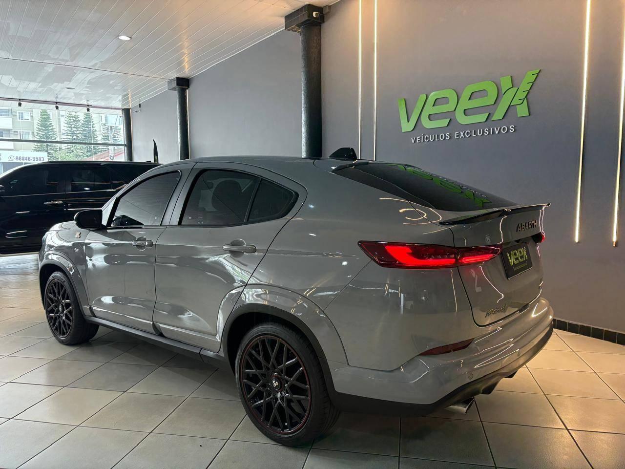 Foto numero 3 do veiculo Fiat Fastback Fastback ABARTH Turbo Flex 1.3 Aut. - Cinza - 2024/2025