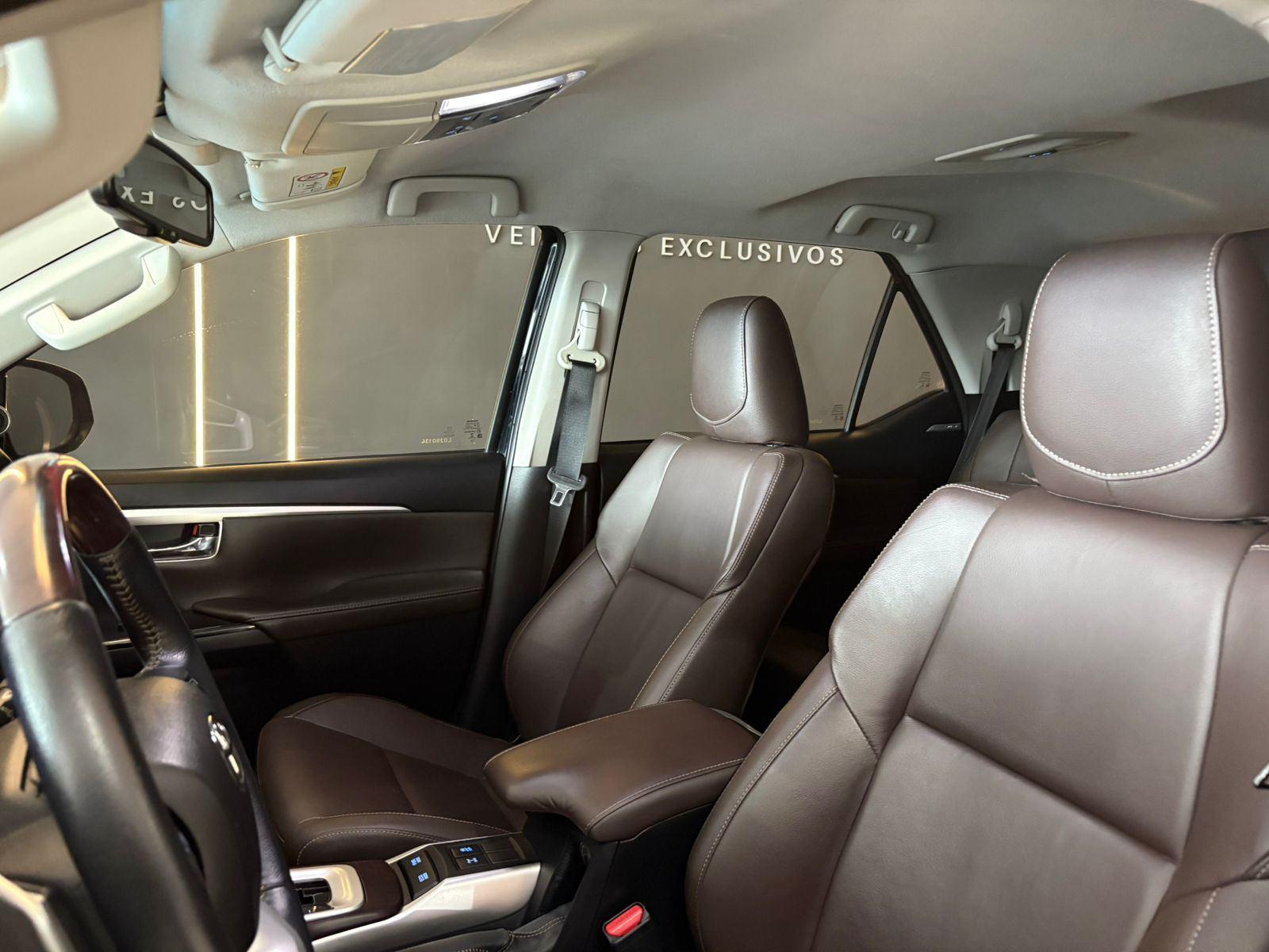 Foto numero 9 do veiculo Toyota Hilux SW4 SRX 4x4 2.8 TDI 16V Dies. Aut.  - Preta - 2020/2020