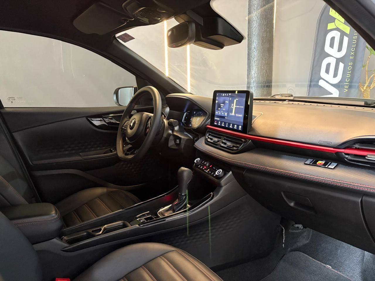 Foto numero 10 do veiculo Fiat Fastback Fastback ABARTH Turbo Flex 1.3 Aut. - Cinza - 2024/2025