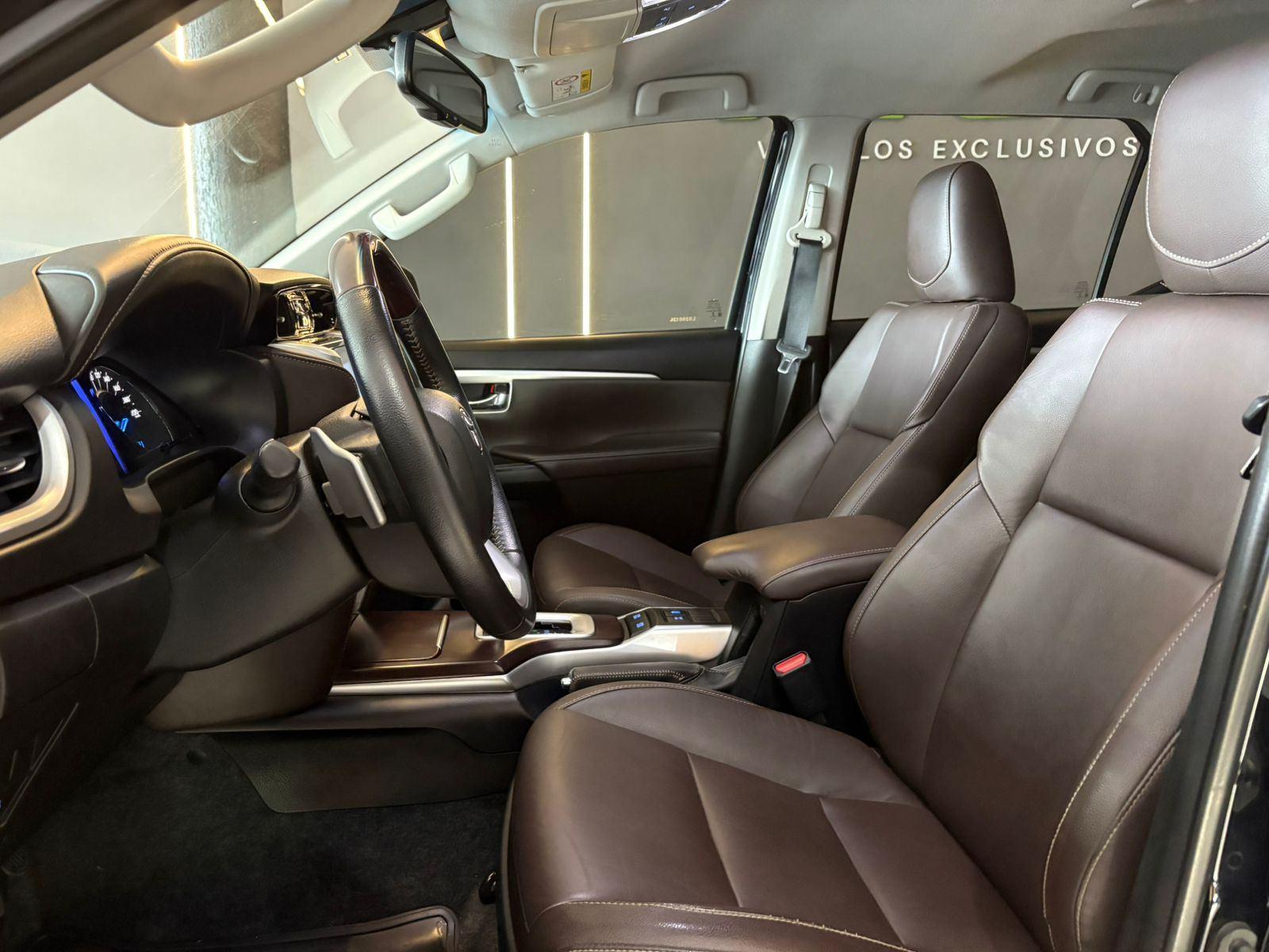 Foto numero 8 do veiculo Toyota Hilux SW4 SRX 4x4 2.8 TDI 16V Dies. Aut.  - Preta - 2020/2020