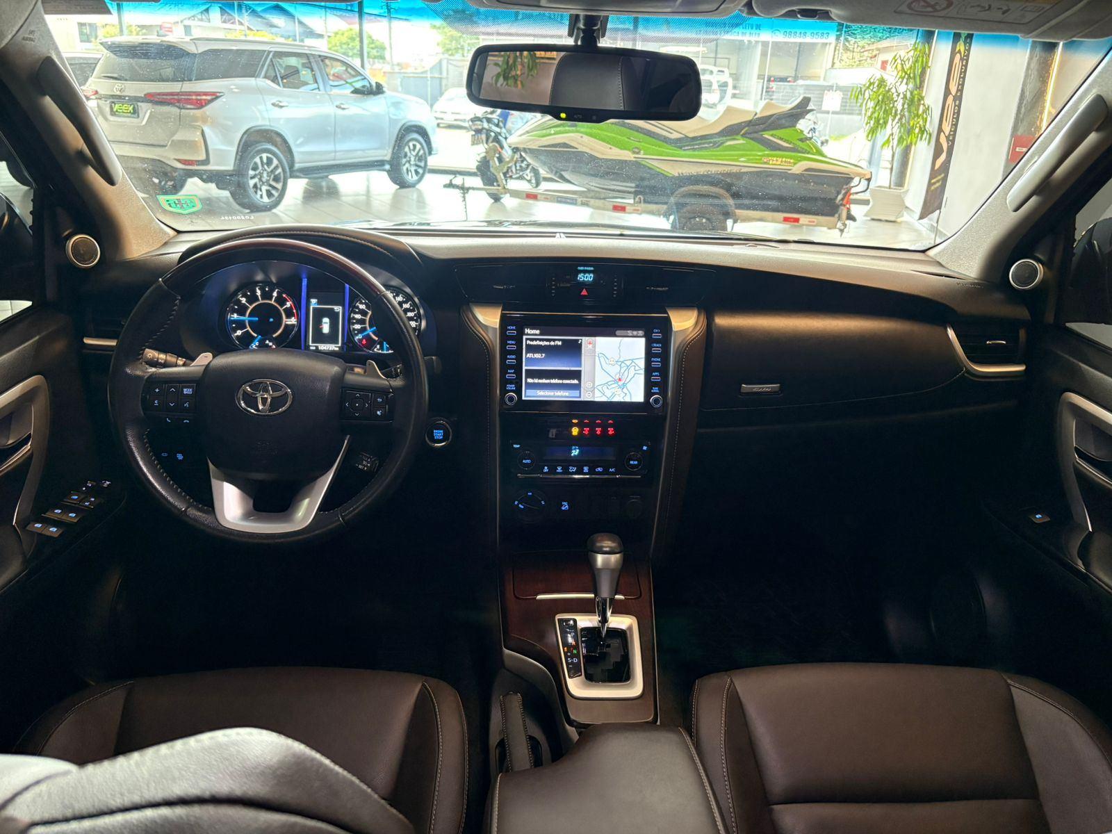 Foto numero 4 do veiculo Toyota Hilux SW4 SRX 4x4 2.8 TDI 16V Dies. Aut.  - Preta - 2020/2020